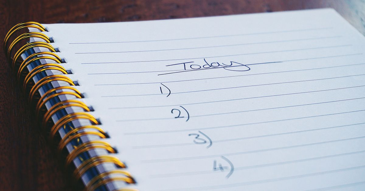 「Today」と書かれたto-doリストのノート(イメージ)
